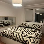 Helle Mit Balkon 5 Minuten Zum Pool 60q ,otopark ,netflix Апартаменты Билефельд