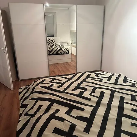 Apartment Helle Mit Balkon 5 Minuten Zum Pool 60q ,otopark ,netflix *