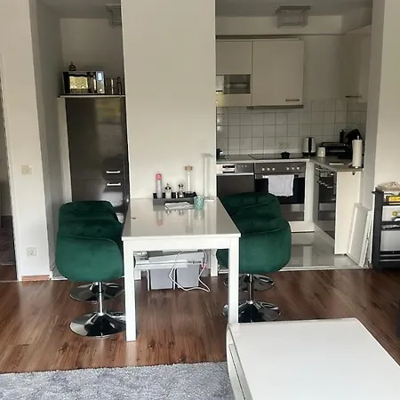 Helle Mit Balkon 5 Minuten Zum Pool 60q ,otopark ,netflix Apartment *