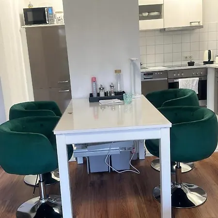 Helle Mit Balkon 5 Minuten Zum Pool 60q ,otopark ,netflix Apartment Bielefeld