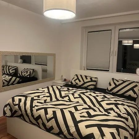 Helle Mit Balkon 5 Minuten Zum Pool 60q ,otopark ,netflix *