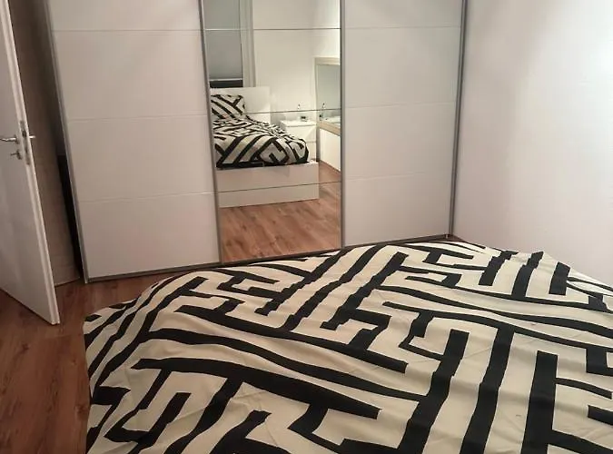 Daire Helle Mit Balkon 5 Minuten Zum Pool 60q ,otopark ,netflix *