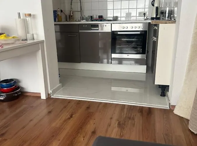 Apartamento Helle Mit Balkon 5 Minuten Zum Pool 60q ,otopark ,netflix