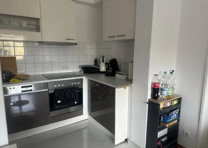Helle Mit Balkon 5 Minuten Zum Pool 60q ,otopark ,netflix Daire